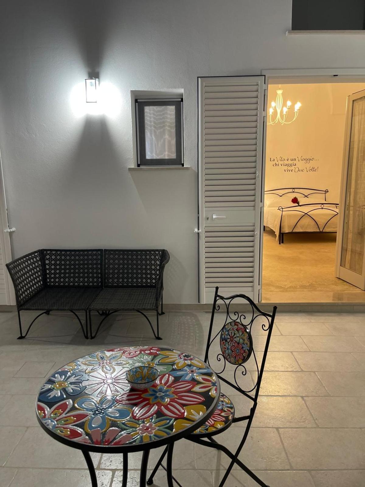 Hotel Cortile Carducci Racale Exterior foto